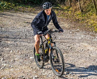 INOC E-Mountainbike mit Mittelmotor