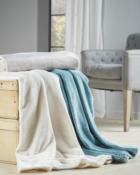 Luxury Cashmere-Feel Throw