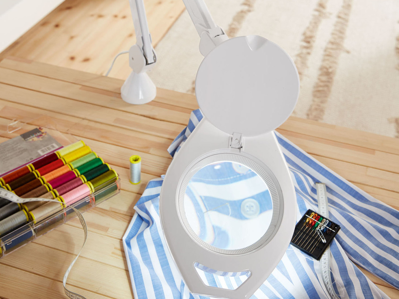 LED Magnifier Lamp