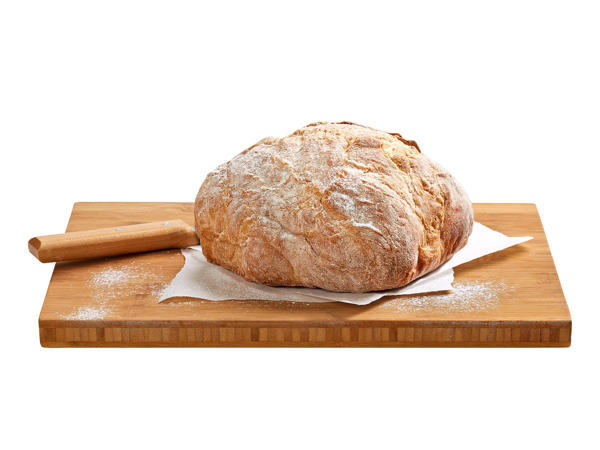 Pain blanc cuit au feu de bois