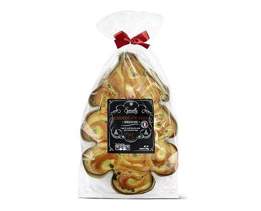 Specially Selected 
 Christmas Tree Brioche Chocolate Chip or Vanilla Cream