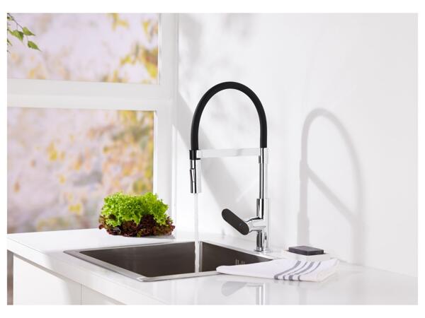 Kitchen mixer tap