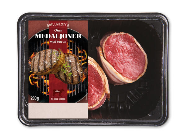 Oksemedaljoner med bacon