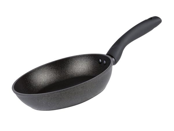 Poêle Russel Hobbs DiamondStone (action valable uniquement en Suisse alémanique)