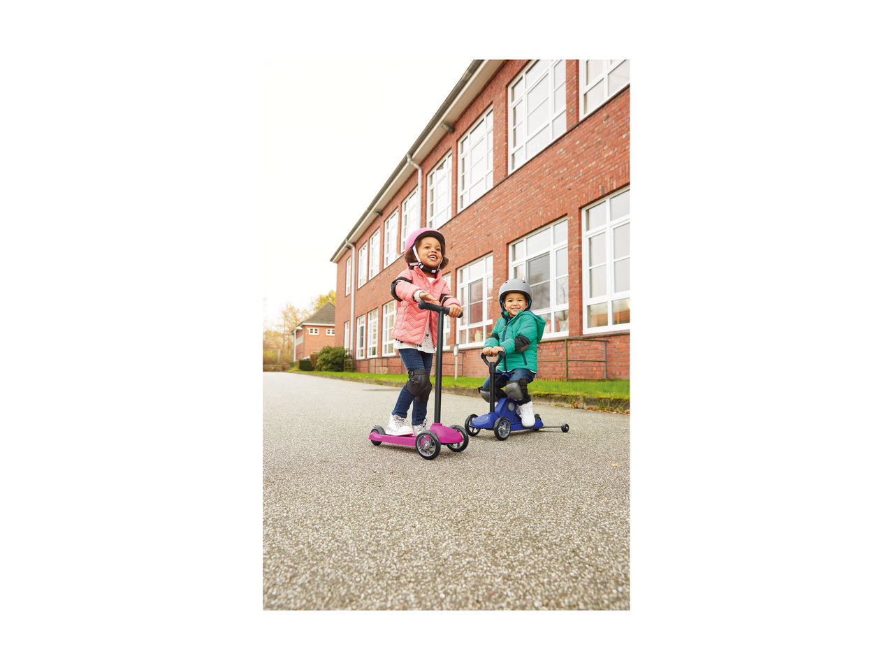 Playtive Junior 4-in-1 Scooter1