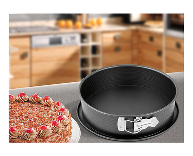 Crofton Shaped Baking Pan - Aldi — USA - Specials archive