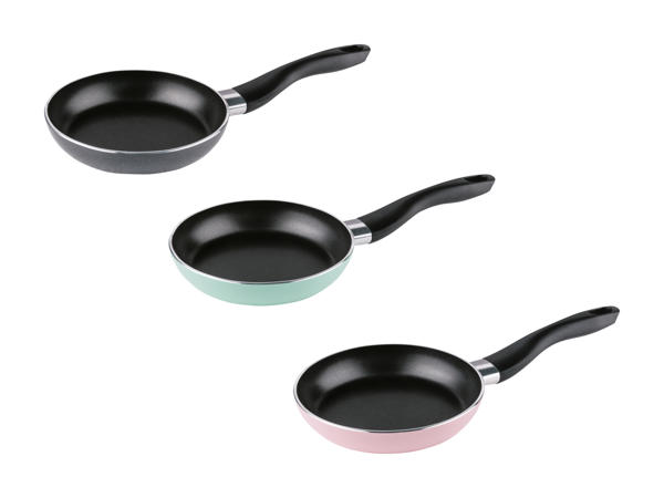 Petite poêle en aluminium