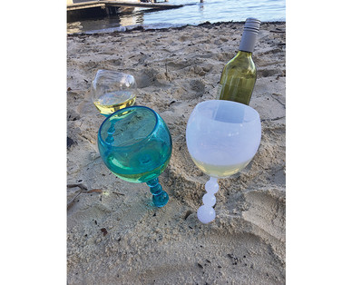 Crofton Floating Wine Glass