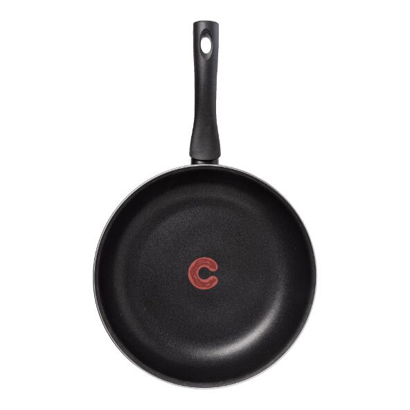 CROFTON(R) 				Poêle à économie d'énergie de 28 cm