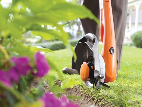 Flymo Contour XT™ Electric Grass Trimmer & Lawn Edger