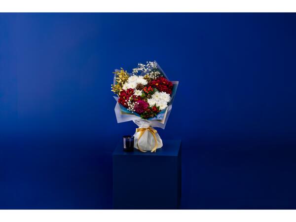 Deluxe Christmas Carol Aqua Bouquet