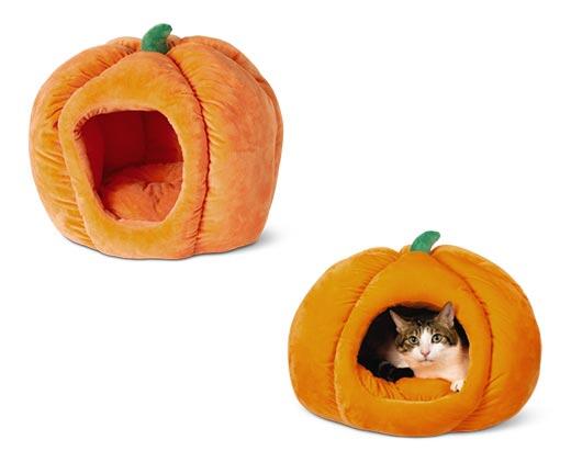 Heart to Tail 
 Fall Character Pet Bed
