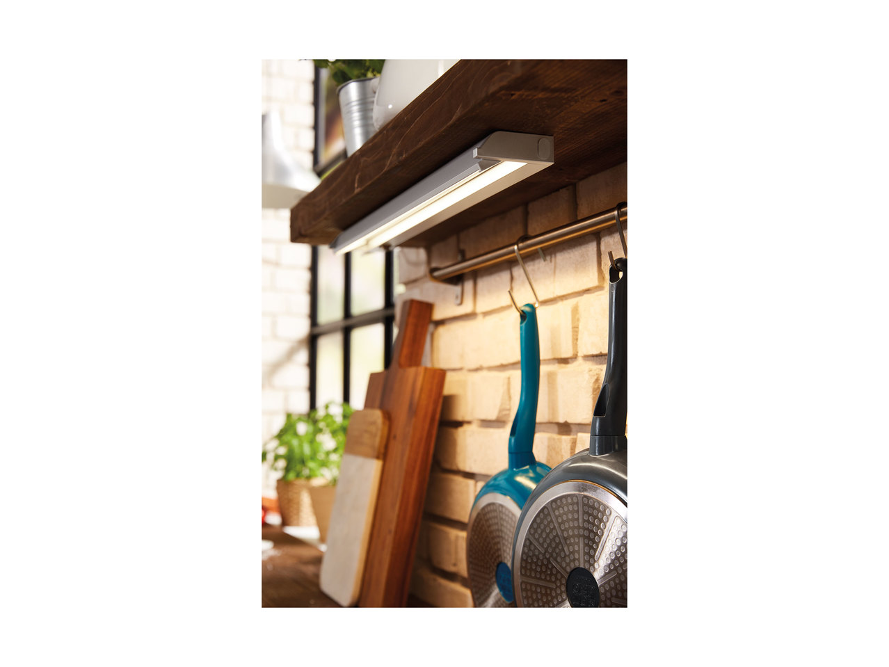 Livarno Lux Under-Cabinet Light1