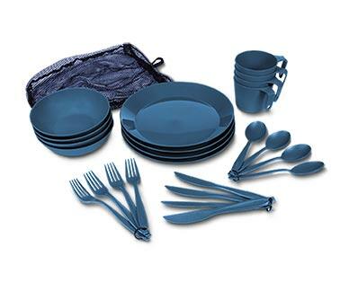 Adventuridge Four-Person Table Setting