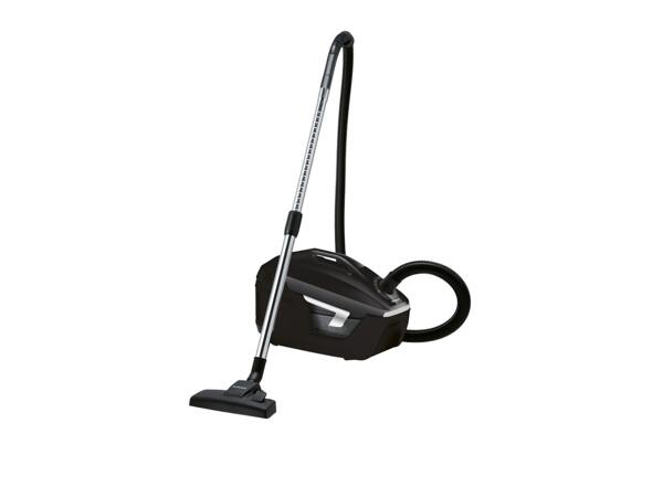 Water filtration vacuum cleaner