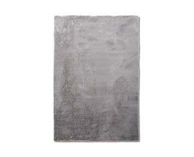 Huntington Home 48" x 72" Faux Fur Rug