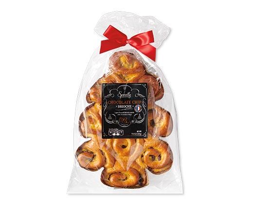 Specially Selected Christmas Tree Brioche Chocolate Chip or Vanilla Cream