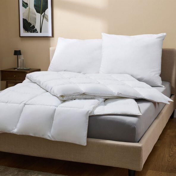 NOVITESSE(R) 				Couette Airolite(R), 2 pers.