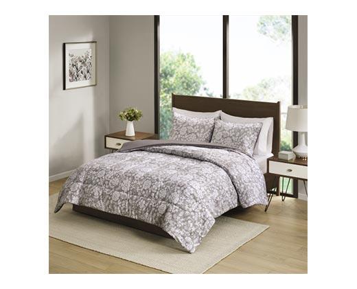 Huntington Home 
 3-Piece Reversible Bedding Set