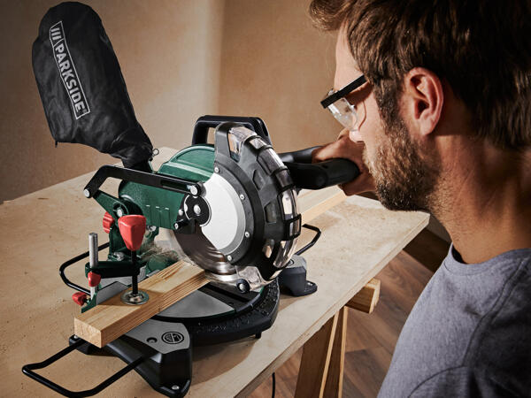Cross Cut Mitre Saw