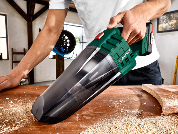 Aspirateur à main sans fil (uniquement en Suisse alémanique)