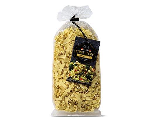 Specially Selected 
 Ribbon Noodles Traditional or Crinkle